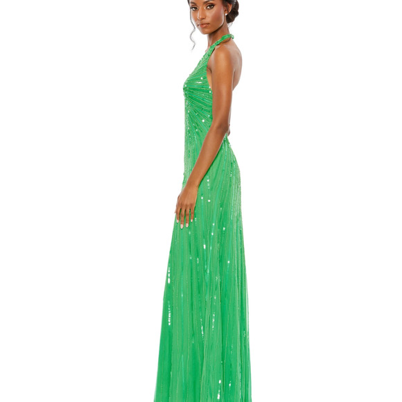 Elegant Green Evening Gown - Picture 2 of 11